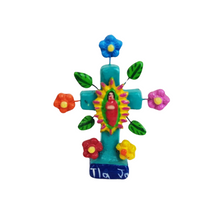 Cargar imagen en el visor de la galería, Cruz de arte popular mexicano elaborada con barro betus