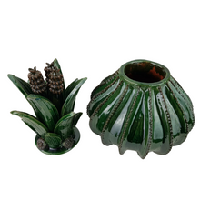 Cargar imagen en el visor de la galería, Piña mediana decorada con la técnica de barro vidriado