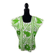 Cargar imagen en el visor de la galería, Huipil de manta con puntada de gallo o palmita