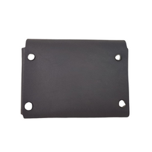 Cargar imagen en el visor de la galería, Tarjetero de piel oscura con broche