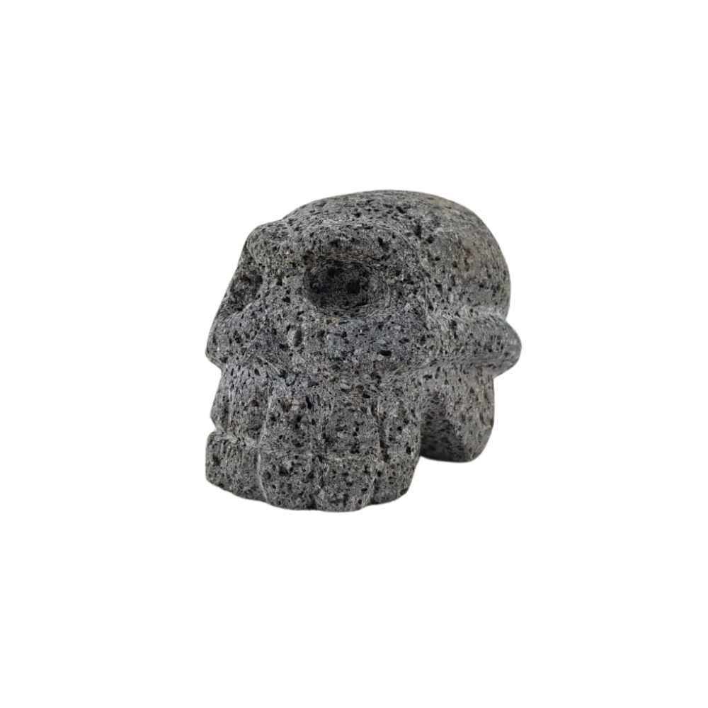 Cráneo de piedra volcánica