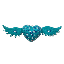 Cargar imagen en el visor de la galería, Corazón con alas de barro capulineado moldeado y decorado a mano