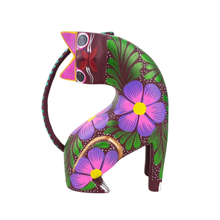 Cargar imagen en el visor de la galería, Alebrije oaxaqueño mediano, con forma de gato, de madera de copal