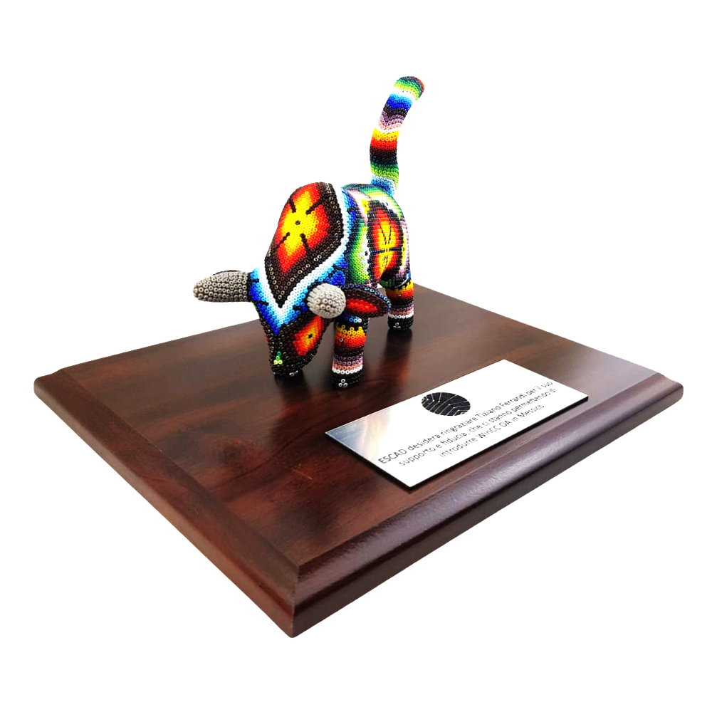 Premio Toro en Arte Wixárika Chaquira | Pieza de Lujo