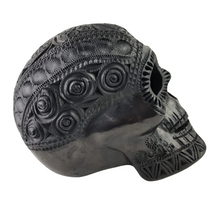 Cargar imagen en el visor de la galería, Cráneo grande elaborado con barro negro, en Oaxaca