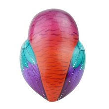 Cargar imagen en el visor de la galería, Lechuza elaborada en barro policromado