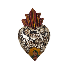 Cargar imagen en el visor de la galería, Corazón de madera pintado a mano con milagritos acabado mate