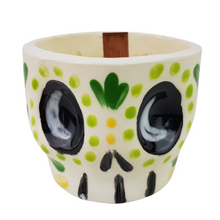 Cargar imagen en el visor de la galería, Veladora aromática en taza de cerámica con forma de calaverita, hecha en Guadalajara, Jalisco