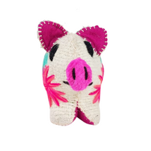 Cargar imagen en el visor de la galería, Animalito de lana, peluche puerquito artesanal bordado a mano en Chiapas