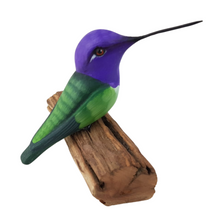 Cargar imagen en el visor de la galería, Colibrí de barro sobre base de madera, elaborado y decorado a mano