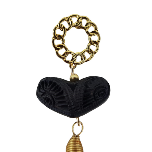 Aretes de barro negro, Jasiel