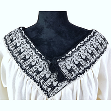 Cargar imagen en el visor de la galería, Blusa Atla de manta con manga 3/4 y pechera con bordado de hilván de Puebla