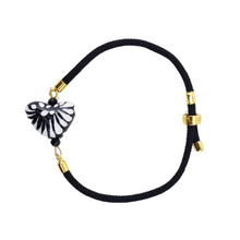 Cargar imagen en el visor de la galería, Pulsera con corazón y cubo negros, de cerámica decorado con técnica talavera