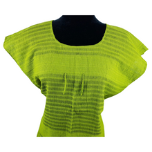 Cargar imagen en el visor de la galería, Blusa fresca de algodón hecha en telar de pedal, en Oaxaca