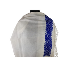 Cargar imagen en el visor de la galería, Rebozo de manta con bordado hilván
