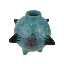 Cargar imagen en el visor de la galería, Piñata de barro bruñido pintada a mano