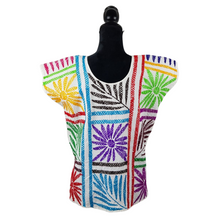 Cargar imagen en el visor de la galería, Huipil de manta con puntada de gallo o palmita