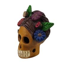 Cargar imagen en el visor de la galería, Cabeza de catrina de barro Chihipa chica