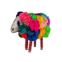 Cargar imagen en el visor de la galería, Animalito de lana, peluche borreguito artesanal bordado a mano en Chiapas