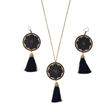 Cargar imagen en el visor de la galería, Juego de bisutería de jícara tallada de Oaxaca