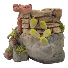 Cargar imagen en el visor de la galería, Maceta de barro con forma de casa hecha por Norma Ramírez