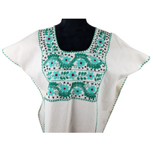 Cargar imagen en el visor de la galería, Blusa Amuzgo de manta con bordados tradicionales