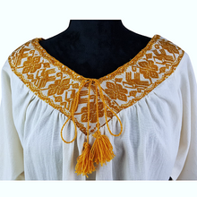 Cargar imagen en el visor de la galería, Blusa Atla de manta con manga 3/4 y pechera con bordado de hilván de Puebla