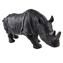 Cargar imagen en el visor de la galería, Figura de barro negro con forma de rinoceronte, hecha en Oaxaca