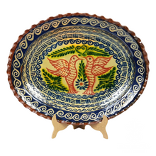 Cargar imagen en el visor de la galería, Plato de barro decorado con pájaros y grecas