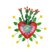 Cargar imagen en el visor de la galería, Corazón nopalero, figura surrealista de arte popular mexicano elaborada con barro betus