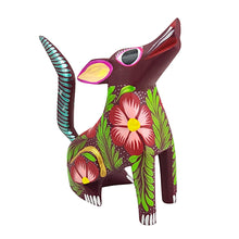 Cargar imagen en el visor de la galería, Alebrije oaxaqueño mediano, con forma de perro, de madera de copal