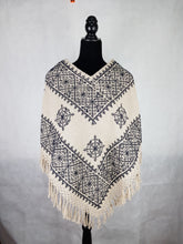 Cargar imagen en el visor de la galería, Quexquémetl, capita mediana de acrilán con bordado en punto de cruz o puntada antigua