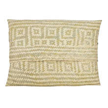 Cargar imagen en el visor de la galería, Cartera de palma tipo clutch teñida con tintes naturales tejida a mano