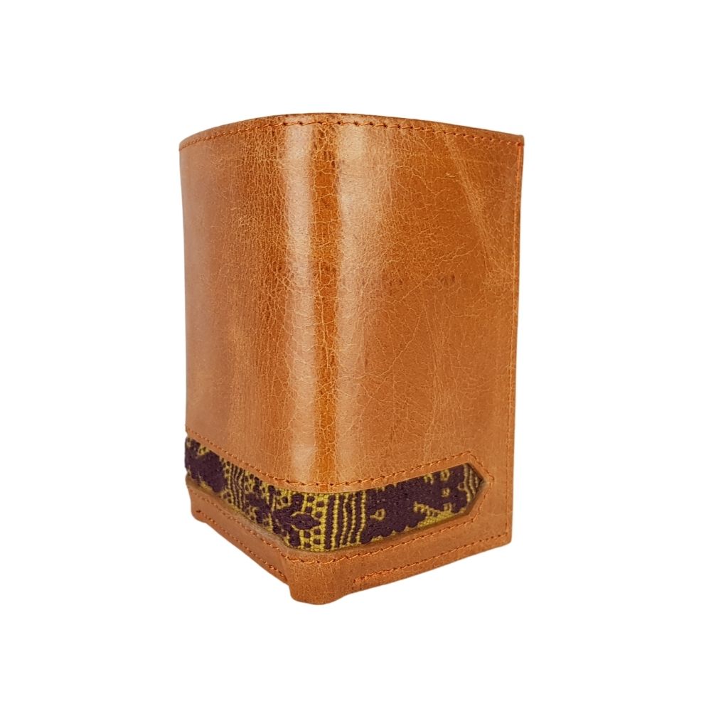 Cartera de caballero de piel con textil artesanal