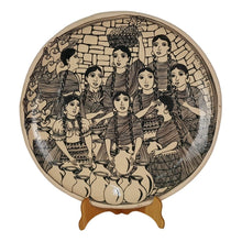 Cargar imagen en el visor de la galería, Plato decorado con mujeres en un día de plaza en Tzintzuntzan, barro rojo con engobe blanco