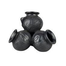Cargar imagen en el visor de la galería, Torre de ollas de barro negro
