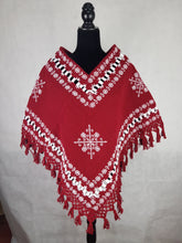 Cargar imagen en el visor de la galería, Quexquémetl, capita mediana de acrilán con bordado en punto de cruz o puntada antigua