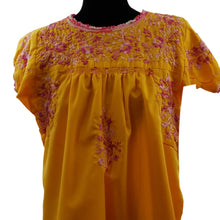 Cargar imagen en el visor de la galería, Blusa de popelina manga corta bordada con estilo San Antonino y acabado tejido en gancho