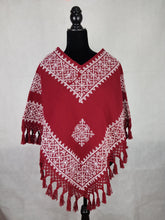 Cargar imagen en el visor de la galería, Quexquémetl, capita mediana de acrilán con bordado en punto de cruz o puntada antigua