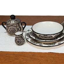 Cargar imagen en el visor de la galería, Vajilla mandala color negro para 8 y 4 personas, cerámica de alta temperatura