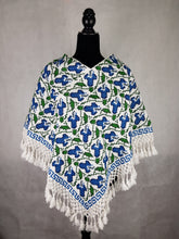 Cargar imagen en el visor de la galería, Quexquémetl, capita mediana de acrilán con bordado en punto de cruz o puntada antigua