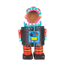 Cargar imagen en el visor de la galería, Alcancía robot con partes móviles elaborada en barro policromado frío