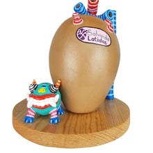 Cargar imagen en el visor de la galería, Alcancía de corazón en barro policromado hecha en Tlaquepaque por César Lucano