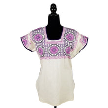 Cargar imagen en el visor de la galería, Huanengo Kuanarhi mediano, blusa purépecha bordada en punto de cruz con aves y flores