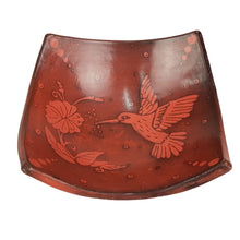 Cargar imagen en el visor de la galería, Plato botanero decorado con colibrí y flores