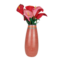 Cargar imagen en el visor de la galería, Florero estilizado de barro capulineado