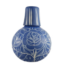 Cargar imagen en el visor de la galería, Botellón para agua grande de barro bruñido decorado con flores y pájaros