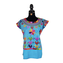 Cargar imagen en el visor de la galería, Blusa tradicional chiapaneca con bordado de milpas