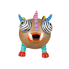 Cargar imagen en el visor de la galería, Alcancía monstruo anfibio elaborado en barro policromado frío