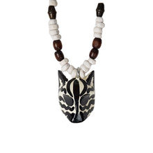 Cargar imagen en el visor de la galería, Collar de máscara miniatura del baile de los Morenos, tallada y decorada a mano